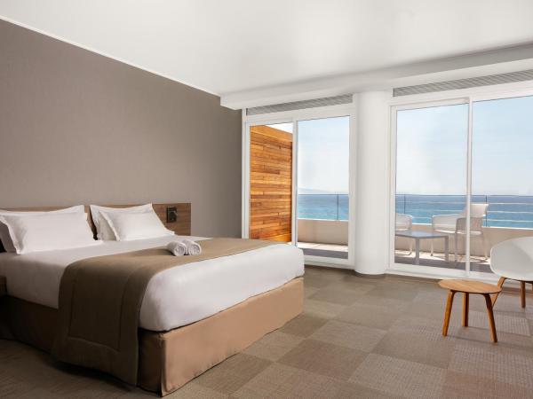 Hôtel Cala di Sole : photo 2 de la chambre chambre double ou lits jumeaux privilège avec balcon/terrasse - vue sur mer