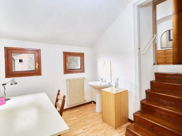 Ostello AMDG : photo 2 de la chambre chambre simple standard avec salle de bains commune