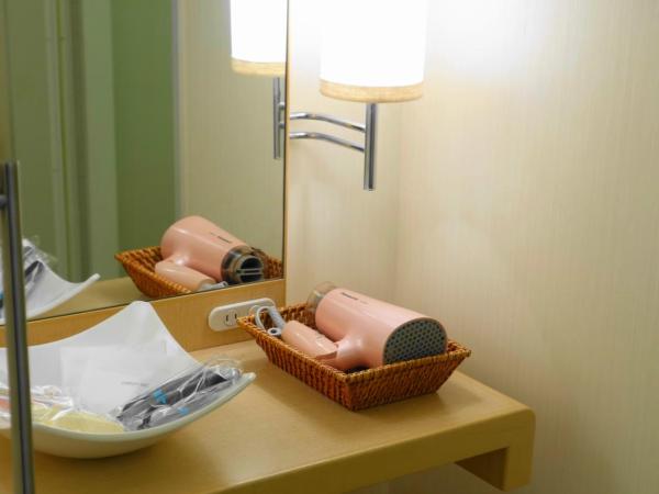 City Plaza Osaka : photo 10 de la chambre chambre lits jumeaux supérieure - non-fumeurs