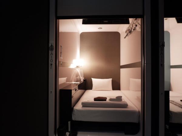 First Cabin Shinbashi Atagoyama : photo 5 de la chambre cabine classe affaires - hommes