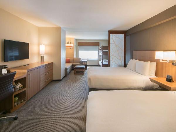 Hyatt Place Orlando/Lake Buena Vista : photo 8 de la chambre chambre familiale avec 2 lits queen-size