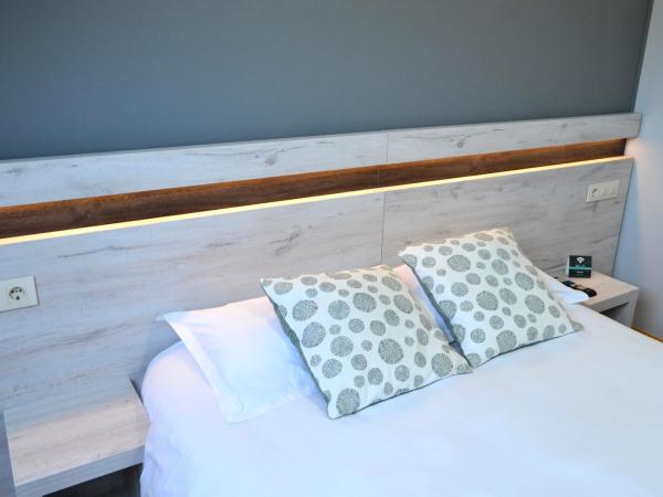 Hotel Alda Centro Oviedo : photo 2 de la chambre chambre supérieure lit queen-size