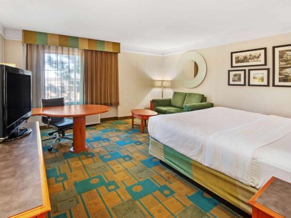 La Quinta by Wyndham Albuquerque West : photo 3 de la chambre chambre lit king-size avec canapé-lit