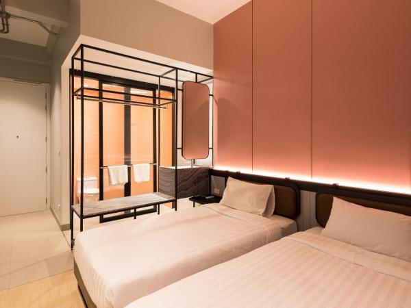 Miami Hotel Bangkok - SHA Plus : photo 6 de la chambre chambre deluxe double ou lits jumeaux