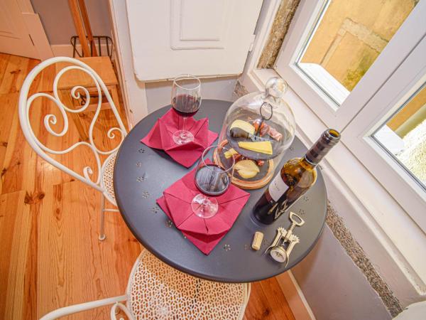 B in B Lisbon Downtown Suites : photo 3 de la chambre suite deluxe avec lit king-size