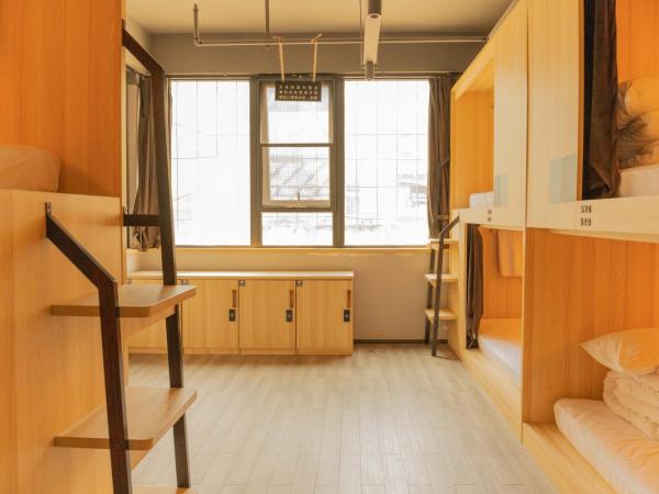 Chengdu Desti Youth Park Hostel Chunxi Road : photo 4 de la chambre lit dans dortoir pour femmes de 8 lits