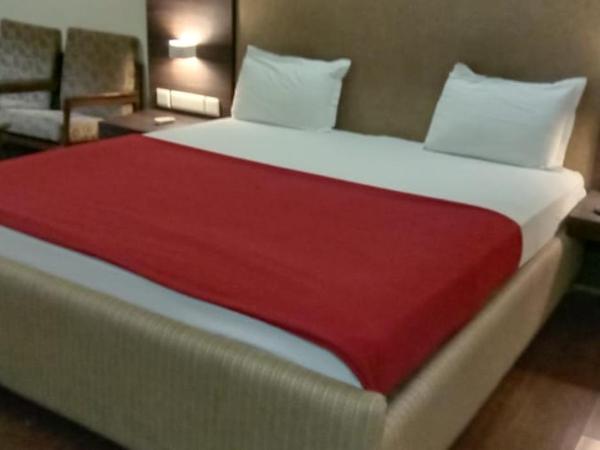 Hotel Jaya International : photo 2 de la chambre chambre double avec balcon