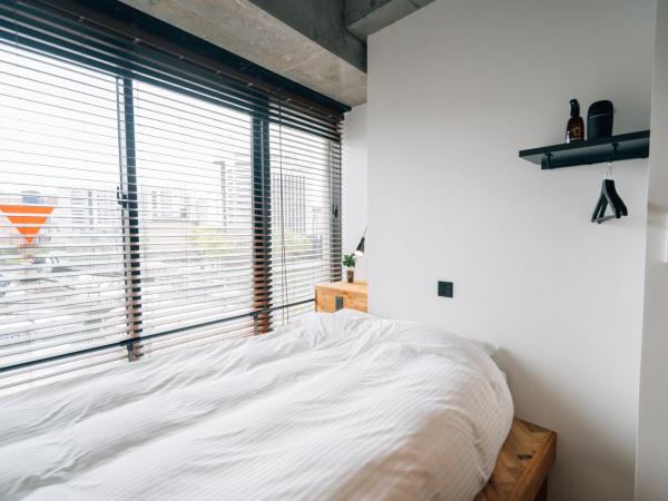 ZONK HOTEL Nakasu-Deaibashi : photo 3 de la chambre standard room with river view (1 double bed) - non-smoking - no cleaning for consecutive night stays