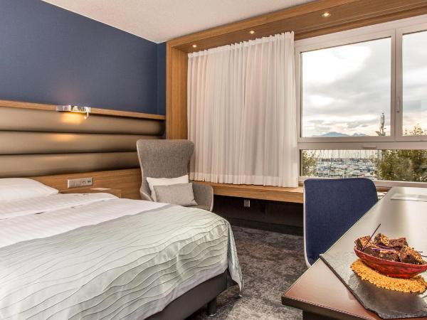 Mvenpick Hotel Lausanne : photo 5 de la chambre chambre lit queen-size deluxe - vue sur lac