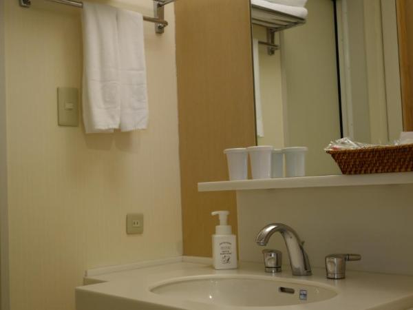 City Plaza Osaka : photo 10 de la chambre chambre lits jumeaux standard - non-fumeurs