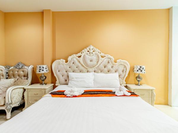 The Pool Resort : photo 2 de la chambre chambre lit king-size - vue sur piscine