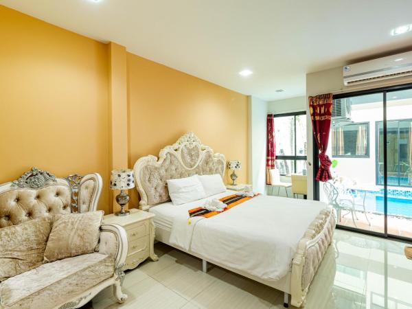 The Pool Resort : photo 1 de la chambre chambre lit king-size - vue sur piscine