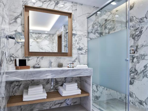 Myconian Korali Relais & Chateaux : photo 10 de la chambre suite armonia avec jacuzzi