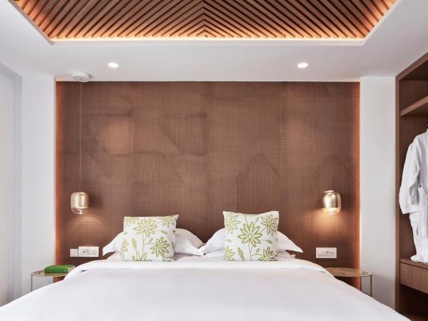 Myconian Korali Relais & Chateaux : photo 2 de la chambre suite armonia avec jacuzzi