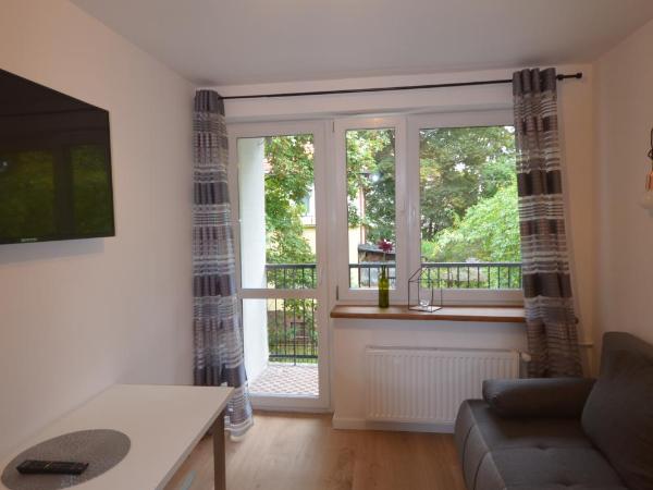 Blue Sail Sopot Apartments : photo 10 de la chambre suite avec balcon