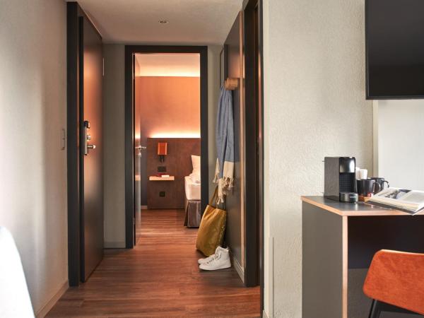 The HEY HOTEL : photo 3 de la chambre chambre familiale