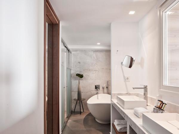 Myconian Korali Relais & Chateaux : photo 6 de la chambre suite junior premium delos avec piscine privée et jacuzzi extérieur