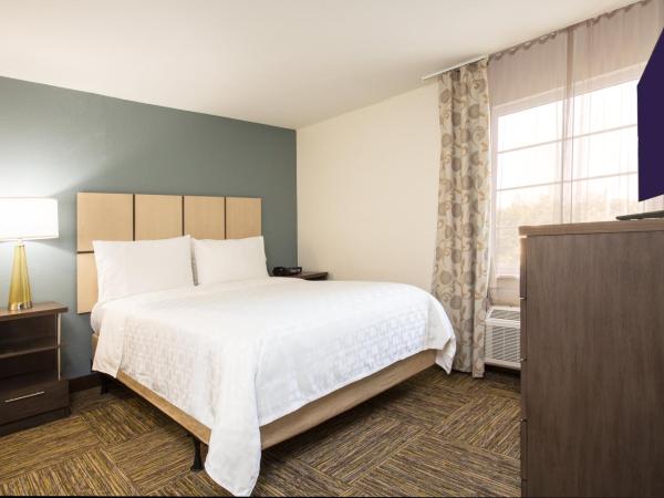 Candlewood Suites Fort Lauderdale Airport-Cruise, an IHG Hotel : photo 5 de la chambre suite lit queen-size
