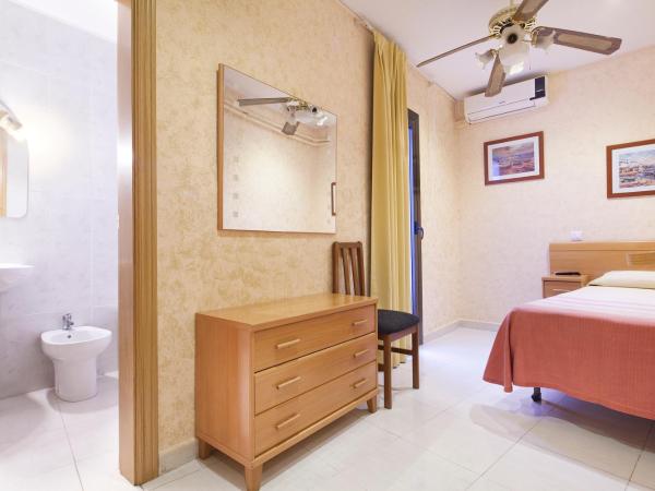 HOTEL FORNOS - Barcelona : photo 1 de la chambre chambre simple