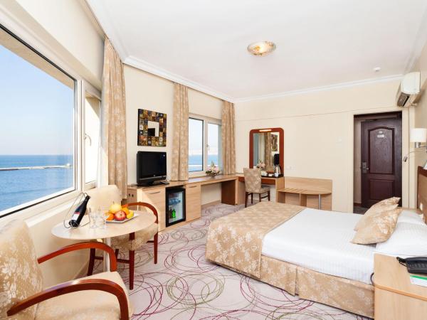 Kilim Hotel Izmir : photo 2 de la chambre chambre deluxe double ou lits jumeaux