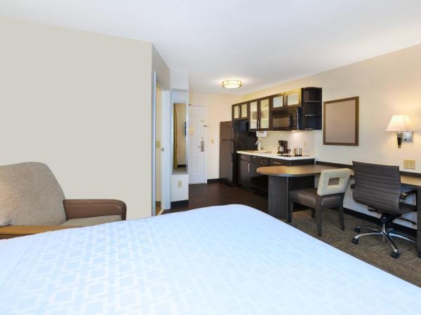 Candlewood Suites Polaris, an IHG Hotel : photo 1 de la chambre studio lit queen-size - accessible aux personnes à mobilité réduite/non-fumeurs