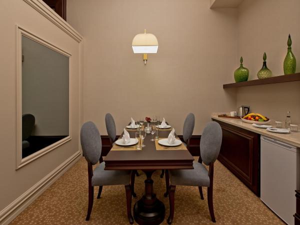 Vialand Palace Hotel : photo 6 de la chambre suite lits jumeaux de luxe