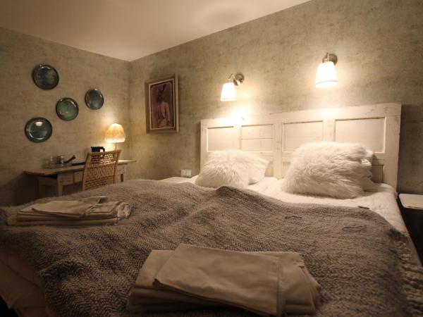 Skanstulls Boutique Hostel : photo 5 de la chambre chambre lits jumeaux avec salle de bains privative (sans fenêtre)