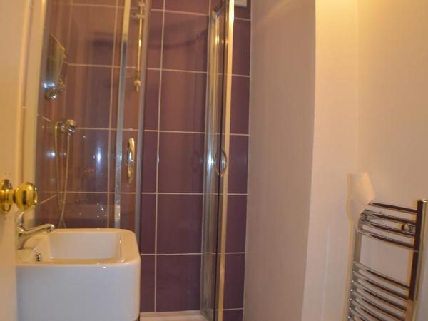 Birchfields Guest House : photo 1 de la chambre chambre quadruple