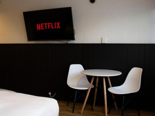 Davis Avenue Apartments : photo 4 de la chambre deluxe queen studio - pet friendly