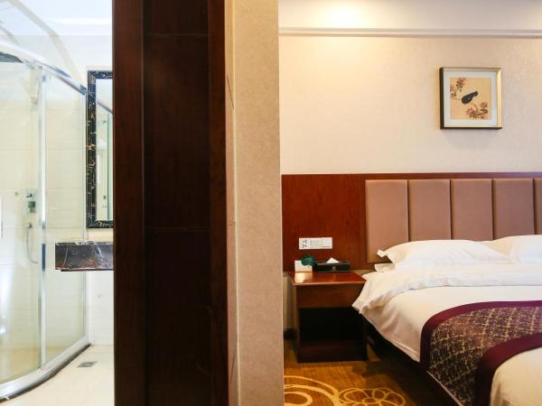 New Knight Royal Hotel Airport and International Resort : photo 3 de la chambre chambre supérieure lit queen-size