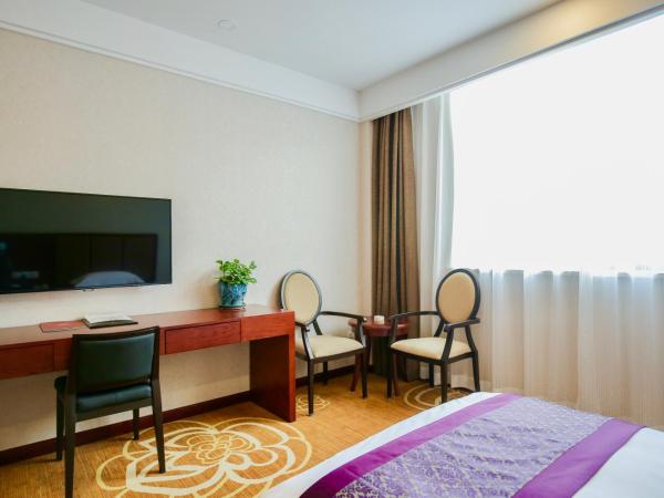 New Knight Royal Hotel Airport and International Resort : photo 6 de la chambre chambre supérieure lit queen-size