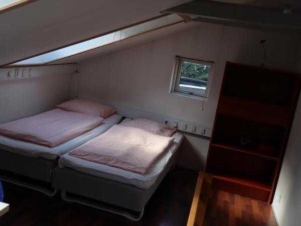 Rooms in quiet Yellow Courtyard Apartment : photo 8 de la chambre suite 2 chambres