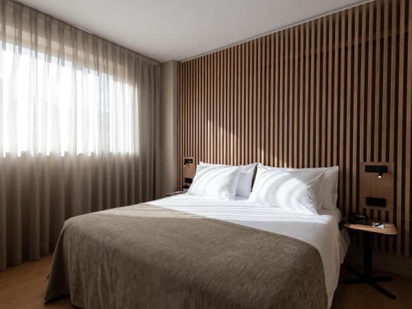 Aparthotel Atenea Barcelona : photo 2 de la chambre chambre double ou lits jumeaux premium