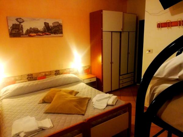 Hotel Galles Rimini : photo 1 de la chambre chambre triple (2 adultes & 1 enfant)