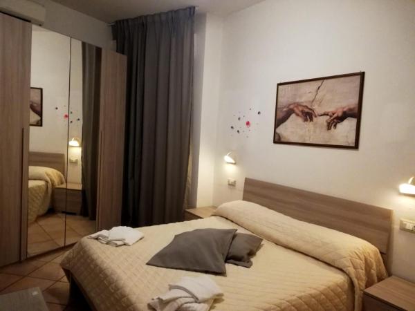 Hotel Galles Rimini : photo 2 de la chambre chambre triple (2 adultes & 1 enfant)