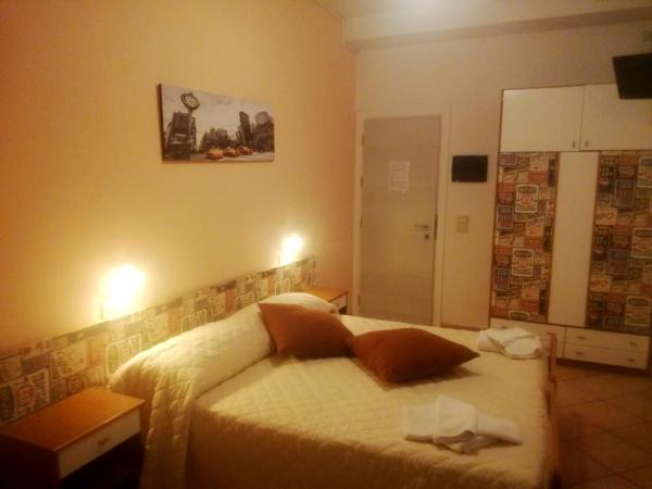 Hotel Galles Rimini : photo 6 de la chambre chambre double - accès plage.