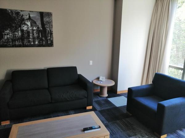 Holiday Inn Express Mexico Reforma, an IHG Hotel : photo 4 de la chambre suite lit king-size – non-fumeurs