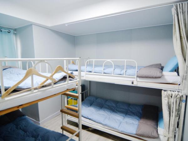 Insadong Hostel : photo 3 de la chambre chambre quadruple avec salle de bains privative