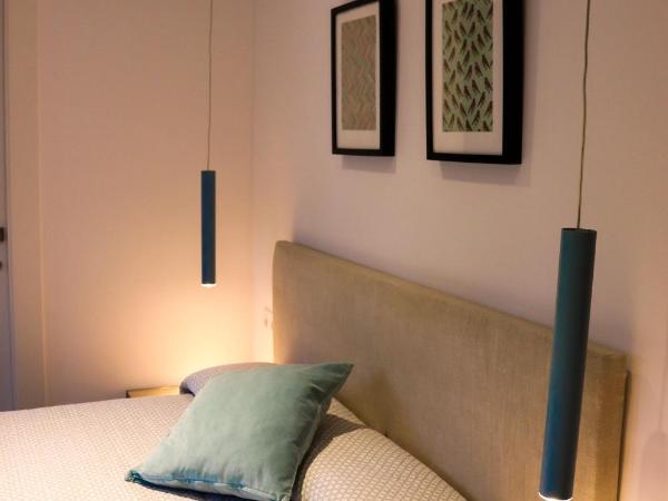 Urban House Siurot 33 : photo 2 de la chambre chambre double ou lits jumeaux avec salle de bains privative