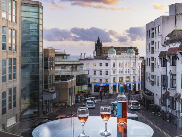 Q Square by Supercity Aparthotels : photo 4 de la chambre suite studio avec balcon ou terrasse