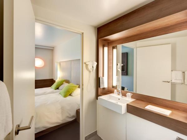 Campanile La Roche Sur Yon Centre Gare : photo 6 de la chambre chambre double