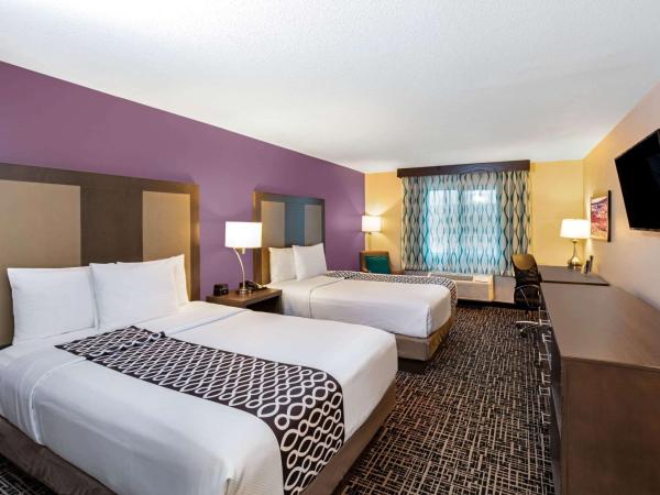 La Quinta Inn & Suites by Wyndham Las Vegas Nellis : photo 1 de la chambre chambre deluxe avec 2 lits queen-size