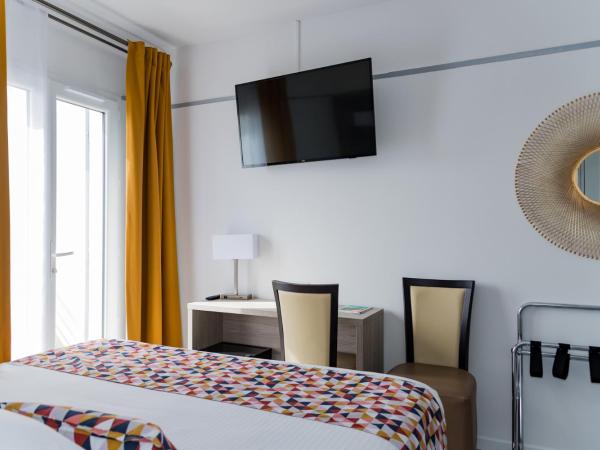 Le Rabelais : photo 10 de la chambre chambre double privilège avec balcon - vue sur mer