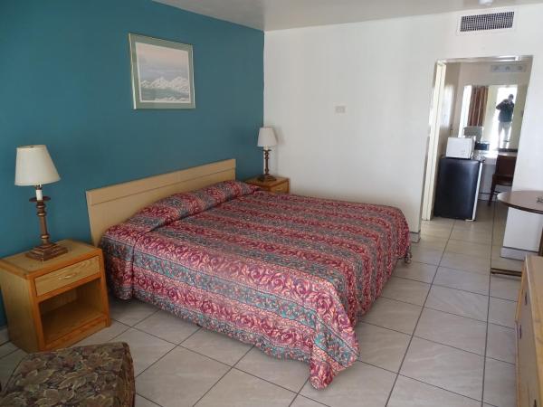 Downtown Inn : photo 1 de la chambre chambre lit king-size