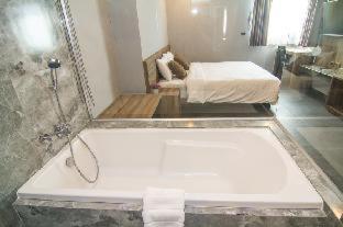 Cross Vibe Chiang Mai Decem Nimman Hotel - formerly X2 Vibe Chiang Mai Decem - SHA Extra Plus : photo 6 de la chambre room #146831953