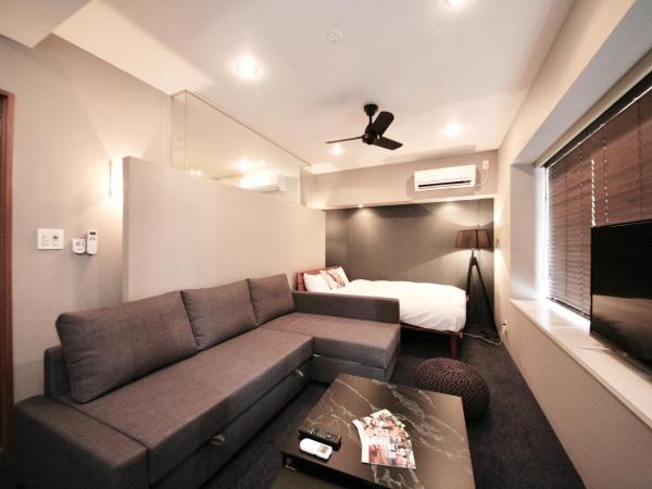 ZONK HOTEL Nakasu : photo 7 de la chambre deluxe room (three double beds) with kitchen - non-smoking - no cleaning for consecutive night stays