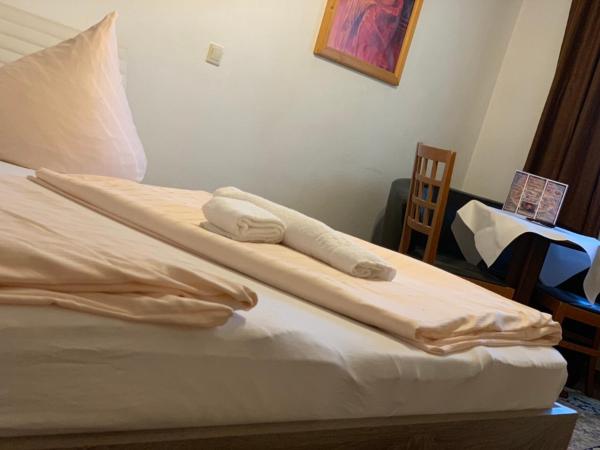 Hotel Restaurant Memo : photo 3 de la chambre chambre deluxe double ou lits jumeaux