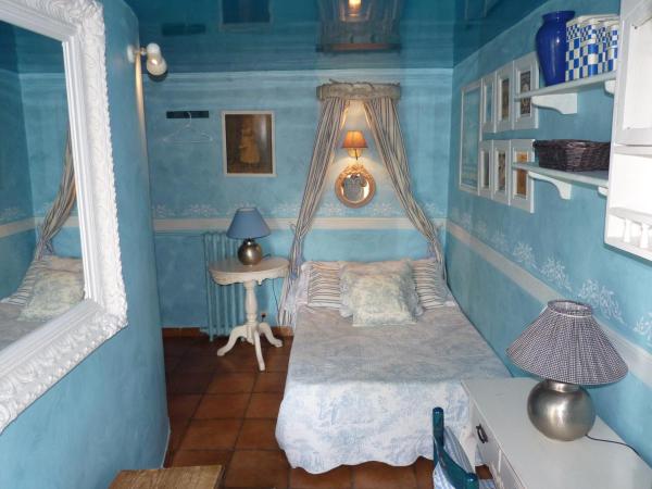 Hotel de Nesle : photo 1 de la chambre chambre simple avec salle de bains privative