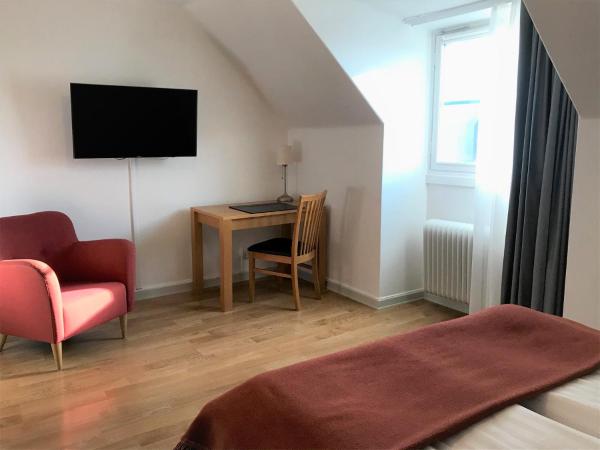 Akademihotellet : photo 5 de la chambre chambre double avec salle de bains commune
