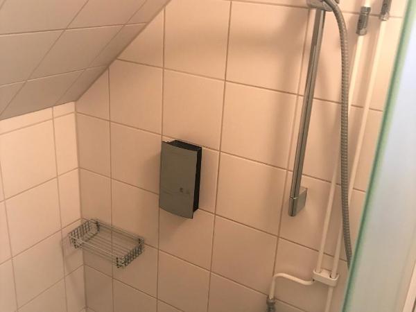 Akademihotellet : photo 8 de la chambre chambre double avec salle de bains commune